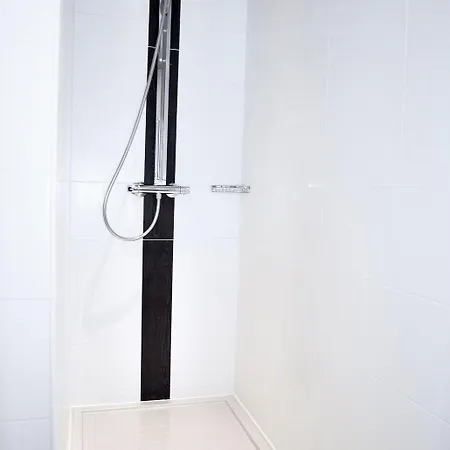 Liberte 4 Etoiles ホテル