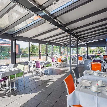 Liberte 4 Etoiles ホテル 4*