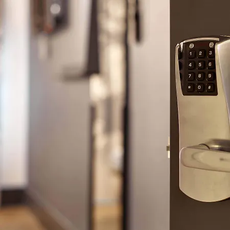 Liberte 4 Etoiles ホテル コルマール